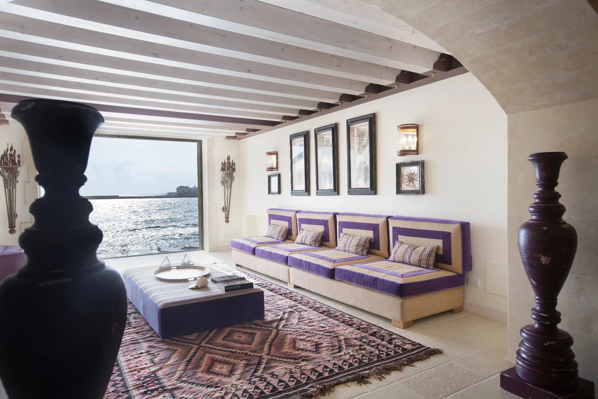 Lounge with sofas overlooking the sea