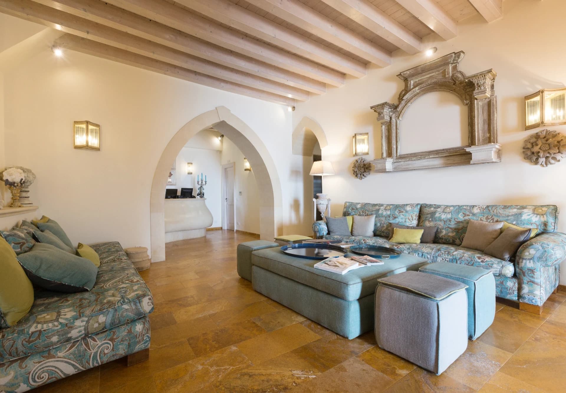 Large common room with arches and sofas
