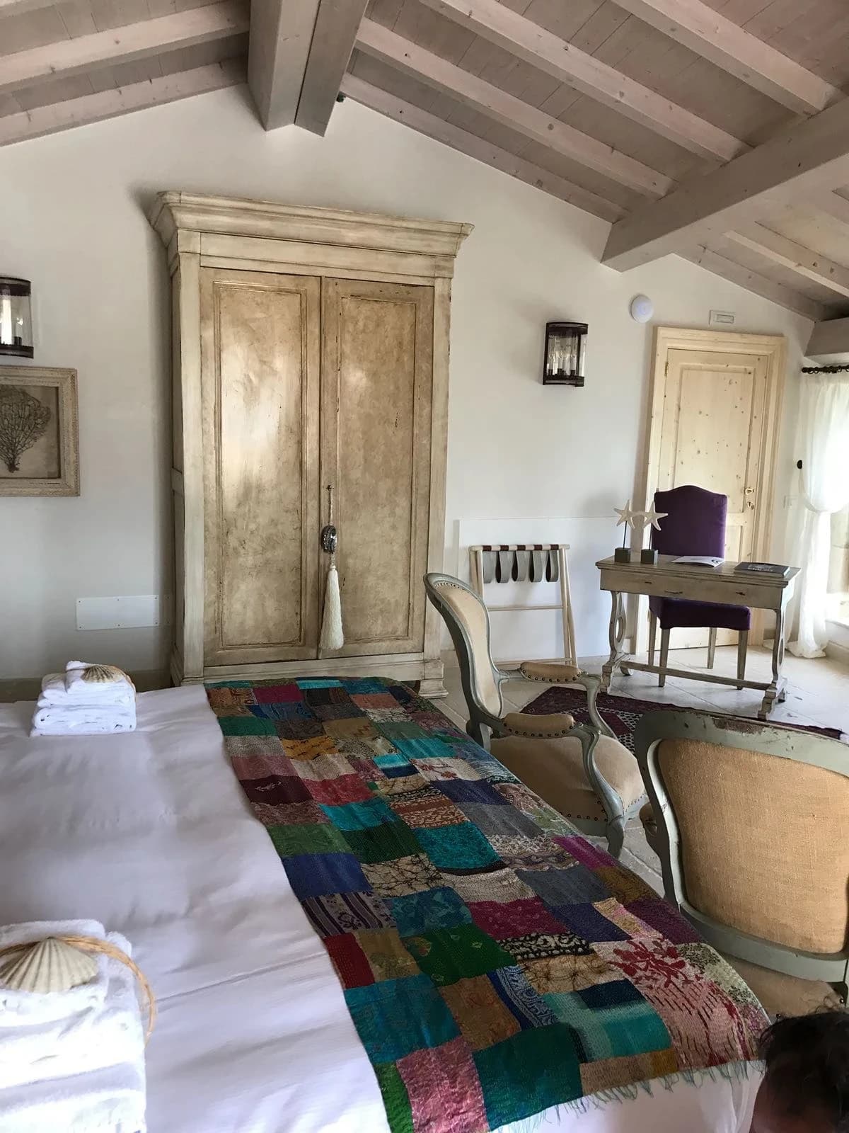 Suite Waves Room — 10