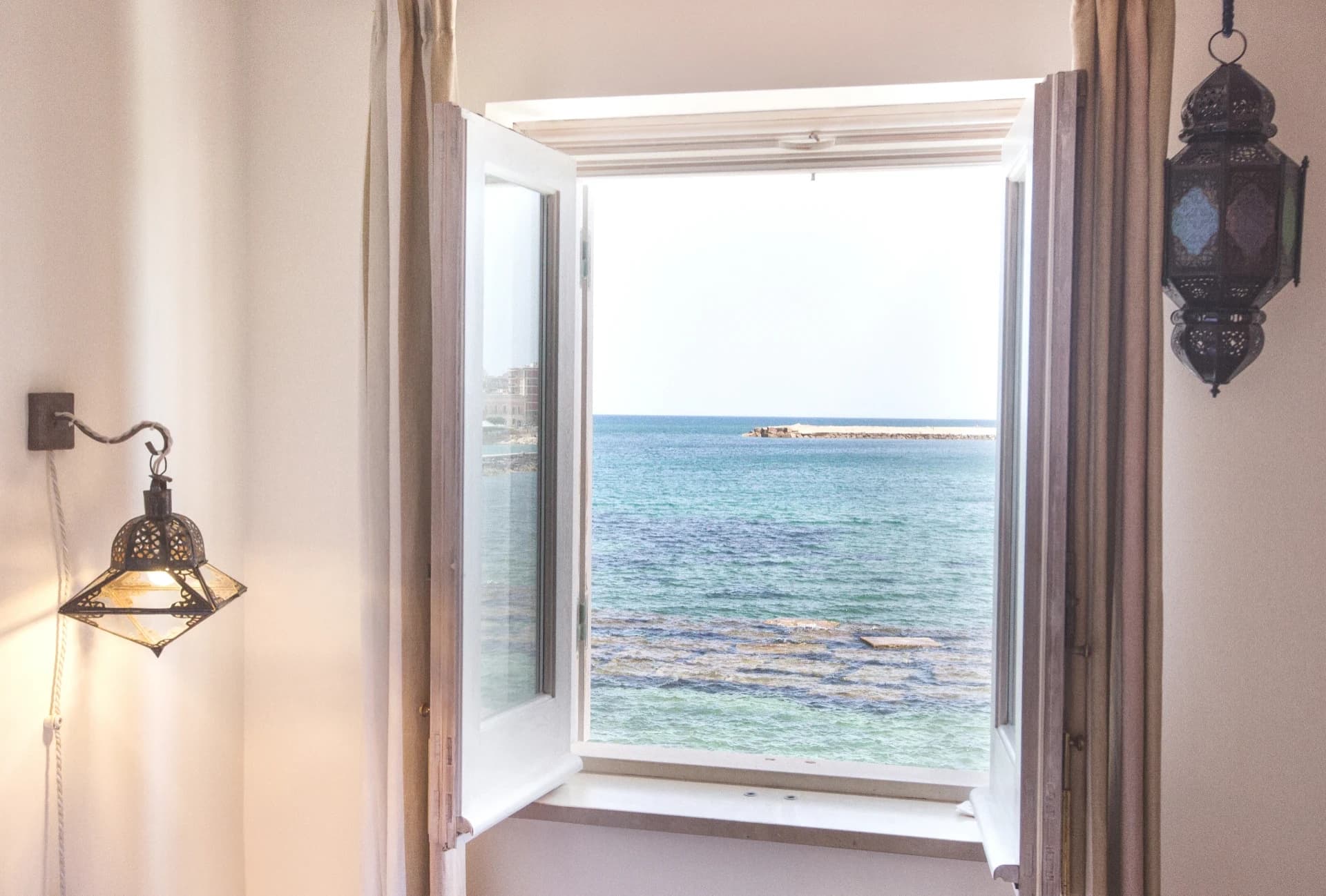 Small Classic Sea-View Room — 4