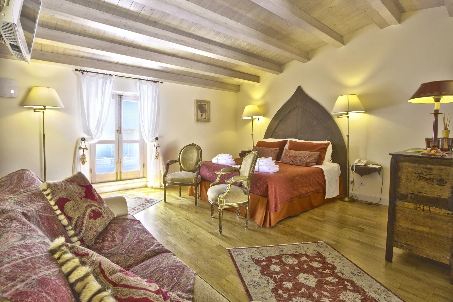Suite Coral Room