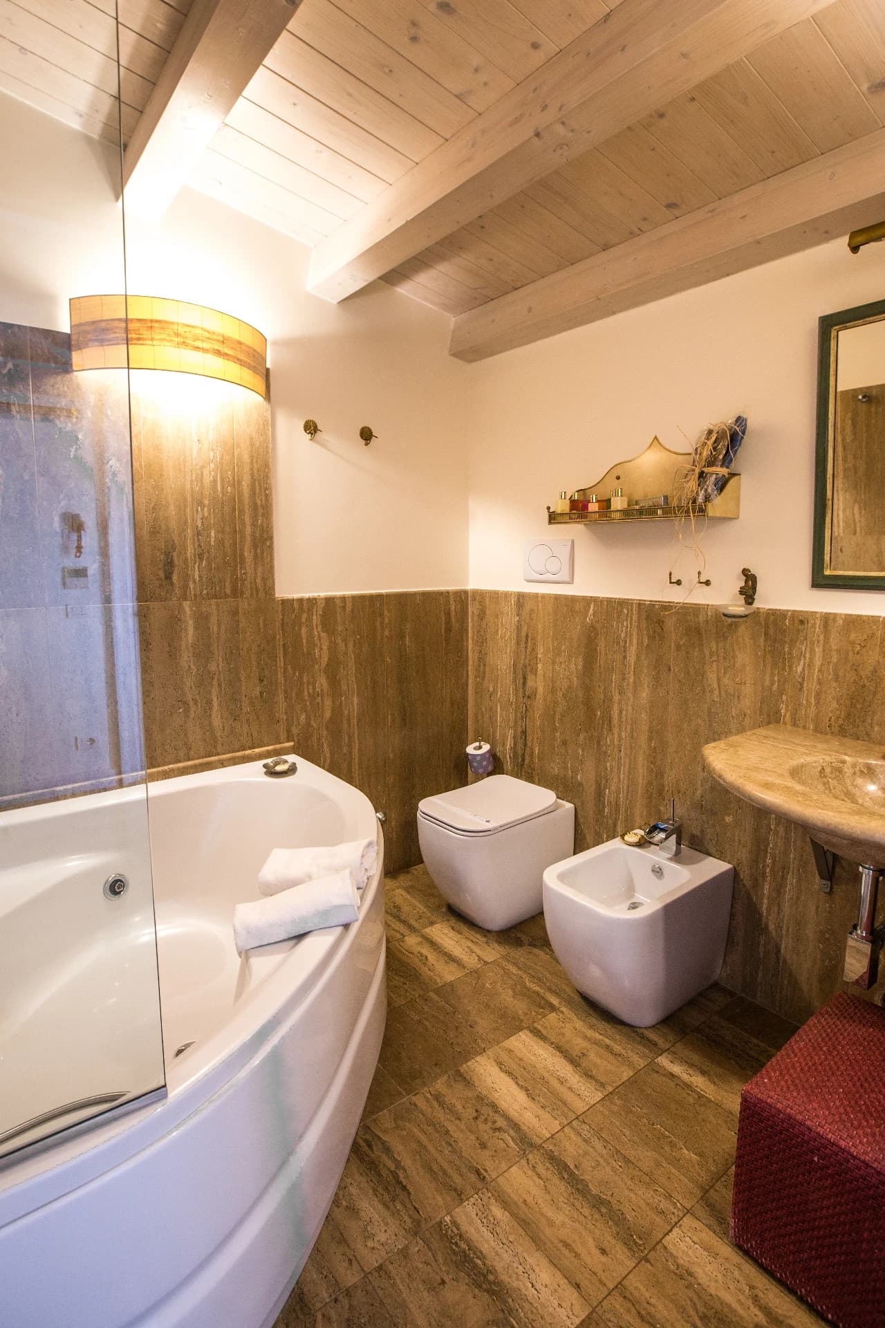 Suite Coral Room — 7